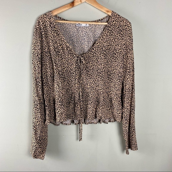 Hollister: Ruffled Peplum Tie‎ Cheetah Print Long Sleeve Blouse Shirt Top Small - Picture 1 of 5